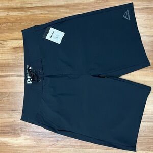NWT Reef Black Athletic Shorts for Versatile Performance